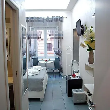 Relais Cavour Bed & Breakfast 4*